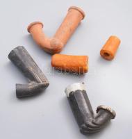 3 darab pipa, Boscovitz, Mohács, és 2 darab borostyán pipatöredék.