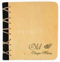 Old Targu Mures. 1616-1939 The most beautiful pictures. Cele mai frumoase imagini. A legszebb képek. Targu Mures / Marosvásárhely, 2010, Roger Ravel Events. Román, magyar és angol nyelven. Gazdag képanyaggal a régi Marosvásárhelyről. Kiadói félbőr-kötés, fatáblákkal, laza, kissé sérült kötéssel.