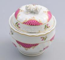 Hollóházi pikkelyezett mintás bonbonier, plasztikus rózsával, jelzett, hibátlan, m: 13 cm