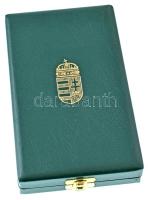 1991. "Magyar Köztársasági Arany Érdemkereszt, polgári tagozat" aranyozott bronz kitünteté...