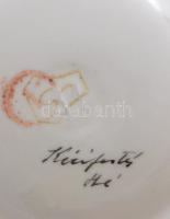 Drasche (Kispest) éneklő leány, kézzel festett porcelán, jelzett, hibátlan, m: 17,5 cm