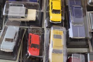 Régi idők legendás autói nagy gyűjtemény. Játék autók, hozzá tartozó prospektussal. Összesen 98 dara...