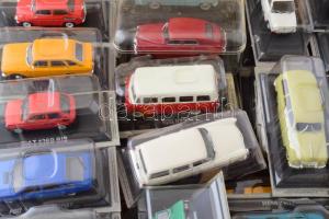 Régi idők legendás autói nagy gyűjtemény. Játék autók, hozzá tartozó prospektussal. Összesen 98 dara...