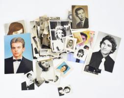 Vegyes fotó tétel: férfi és női portrék, igazolványképek, összesen 100 db (többségében modern), vegyes méretben és állapotban