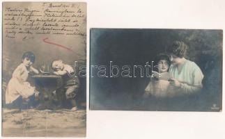 16 db főleg RÉGI motívum képeslap és fotó: gyerekek / 16 mainly pre-1945 motive postcards and photos...