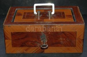 Dekoratív fémkazetta működő zárral és hozzávaló kulccsal 22x15x9cm méretben