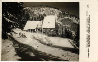 Gyergyói-havasok, Munti Giurgeu; Gyilkostó menedékház télen. Vákár iIvérek kiadása / rest house in winter (EK)