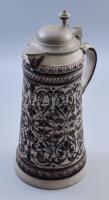 cca 1900, Német festett kőedény kancsó, ón fedéllel, sorszámozott, m: 34,5 cm