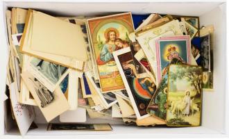 Fél cipősdoboznyi sokdarabos szent kép tétel