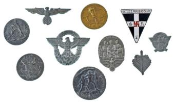 Német Harmadik Birodalom DN(~1930-1940) 10xklf fém katonai jelvény és kitűző tétel, benne DN(~1930) "Nemzetiszocialista Német Munkáspárt" női szervezete zománcozott fém jelvény, hátoldalán "RZM 72" gyártói jelzéssel (~40x45mm), stb. T:vegyes, 3db tű nélkül German Third Reich ND(~1930-1940) 10xdiff metal military badge, including ND(~1930) "National Socialist German Workers' Party" women's organization enamelled metal badge with "RZM 72" maker's mark on the back (~40x45mm), etc. C:mixed, 3pcs without pin
