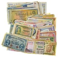 98db-os vegyes, főleg külföldi bankjegytétel, benne: Románia, Szovjetunió, Nigéria, Spanyolország, Görögország, Franciaország, Dánia, India, stb. T:vegyes 98pcs mixed, mostly foreign banknote lot, within: Romania, USSR, Nigeria, Spain, Greece, France, Denmark, India, etc. C:mixed