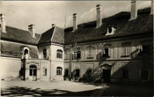 1977 Sellye, Baranyasellye; Mezőgazdasági kollégium. Képzőművészeti Alap Kiadóvállalata