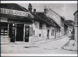 cca 1925 Budapest, a tabáni Bor-Sör Csarnok, 1 db modern nagyítás, jelzés nélkül, 15x21 cm