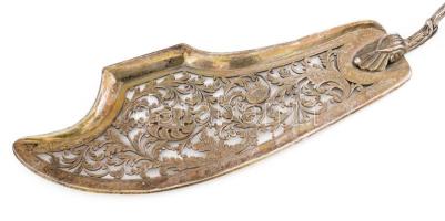 Ezüst (Ag) tortalapát, 18?9, áttört növényi ornamentikával díszített, jelzett, h: 32 cm, nettó 144g
