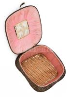 Régi zsemlés kosár, kis sérüléssel, 23x23 cm