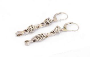 Ezüst(Ag) fantáziaszemes fülbevalópár, jelzett, h: 5,5 cm, nettó: 7 g