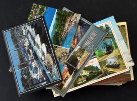 Kb. 100 db MODERN külföldi város képeslap / Cca. 100 MODERN foreign town-view postcards