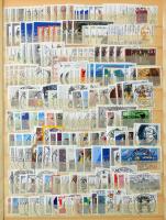 Kb 4000 db német bélyeg 16 lapos A4-es berakóban, benne sok modern kiadás