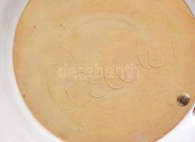 Jelzett festett dísztál, kopással, d: 22,5 cm