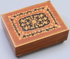 Sorrento olasz intarziás zenedoboz, működő szerkezettel, kis kopással, 11x15 cm