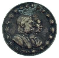 Osztrák-Magyar Monarchia 1914. "Vöröskereszt Háborús Segélyiroda 1914" fém emlékérem (23mm) T:VF-F, patina, peremhiba Austro-Hungarian Monarchy 1914. "Für das Rote Kreuz Kriegs-Hilfsbüro Kriegs-Fürsorge AMT 1914" metal commemorative medallion (23mm) C:VF-F, patina, edge error