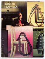 Konrad Klapheck Retrospektive 1955-1985. Szerk.: Werner Hofmann. Kiállítási katalógus gazdag színes képanyaggal, német nyelvű szöveggel. München, 1985, Prestel Verlag. Kiadói papírkötés.
