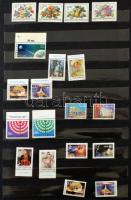 Modern magyar vonalkódos tízes tömbök, közte a visszavont Soó Rezső bélyeg, emlékívek, bélyegnapi ív...