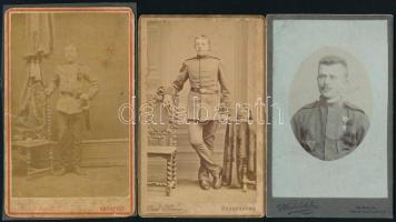 cca 1880-1910 Katonaportrék, 3 db vizitkártya, klf. műtermekből, változó állapotban, 11x6,5 cm körül