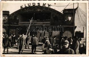 Kludsky cirkusz bejárata / entrance of the Kludsky circus. photo (fl)