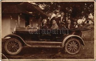 Automobil, csoportkép / vintage automobile. group photo (EB)
