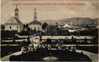 1908 Modor, Modra; A leánynevelő intézet előtt fekvő kert középső része és a főbejárat / girl school with park and main entry (szakadások / tears)