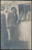 cca 1950 Udvarlás, fotólap, 13,5x8,5 cm