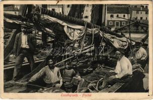 Veli Losinj, Lussingrande; Fischer / halászok / fishermen (kis szakadás / small tear)