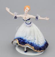 Regent táncos. Kézzel festett, jelzett, hibátlan m: 19 cm