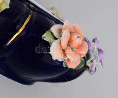 Apro porcelán bonbonniere. Kézzel festett, jelzett, apró lepattanásokkal d: 23 cm