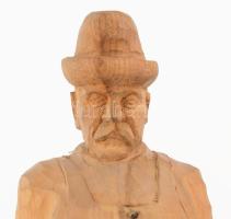 Orisek Ferenc (1937-2024): Férfi kalapban. Faragott fa, jelzett, 1997, m: 60 cm