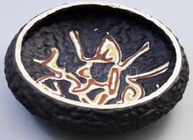 Király Károly hólyagos asztalközép kínáló, jelzett, d: 29 cm