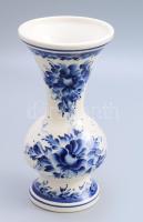 Gzhel váza, Levit N. festői jelzéssel, m: 15 cm