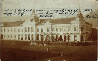 1902 Déva, Holtzer Károly, Szőcs F. Lajos, Hirsch Testvérek üzlete, piac / shops, market. photo (EK)