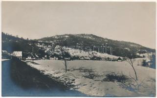 Kraszna, Bodzakraszna, Crasna; a falu házai, látkép télen / general view in winter. photo