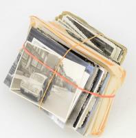 cca 1950-1960 Több száz amatőr fotó, köztük családi fotók, utazások, ... stb. Különféle méretben, változó állapotban.