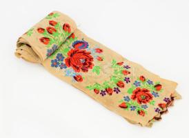 cca 1900, Lakócsa környéke, Dráva menti horvát női hajkötő hajdísz, kis sérüléssel, h: 160 cm