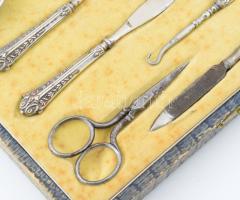 Ezüst (Ag) manikűr készlet (Az ollók kivételével) díszdobozban 21x27 cm