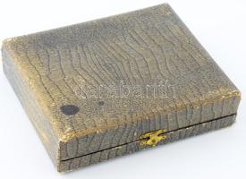 Ezüst (Ag) manikűr készlet (Az ollók kivételével) díszdobozban 21x27 cm