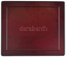 Mahagóni fa érmetartó kazetta bársonybéléssel, 1db kivehető tálcával, összesen 12db ~48x48mm-es férőhellyel, jó állapotban (~285x245x50mm)