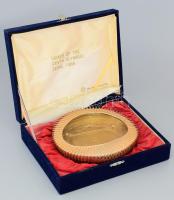 1988-as Szöuli olimpia szuvenírtárgya: az olimpiai stadion bronz makettje, bársonybevonatú díszdoboz...