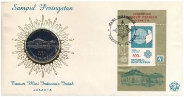 Indonézia 1983. "Museum Prangko" kétoldalas bronz emlékérem "Taman Mini Indonesia Indah" felbélyegzett borítékban, bélyegzéssel T:UNC Indonesia 1983. "Museum Prangko" twosided bronze commemorative medal in "Taman Mini Indonesia Indah" envelope, with stamp and cancellation C:UNC
