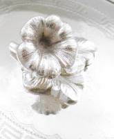 Ezüst(Ag) antik cukordoboz, jelzett, zárral, kulccsal, m: 11,5 cm, nettó: 530 g