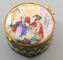 Ezüst (Ag) nyakkendőtű és fülbevaló pár, jelzett, bruttó 13g + faragott csont függő ezüst (Ag) szere...