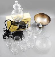 Régi szőlő- és borszervírozó összeállítás: jelzett kristály bortöltő jégtartó résszel és fém szerelékkel m: 56 cm - talpas szőlőkínáló kis lepattanással, m: 20,5 cm - bordekantáló m: 23 cm - ezüstözött alpakka szőlőmosó kopással, d: 24 cm, m: 16 cm - Nicolas Napoléon fém bortartó eredeti dobozában - 6 darabos kristály boros pohár készlet, hibátlan, m: 15,5 cm